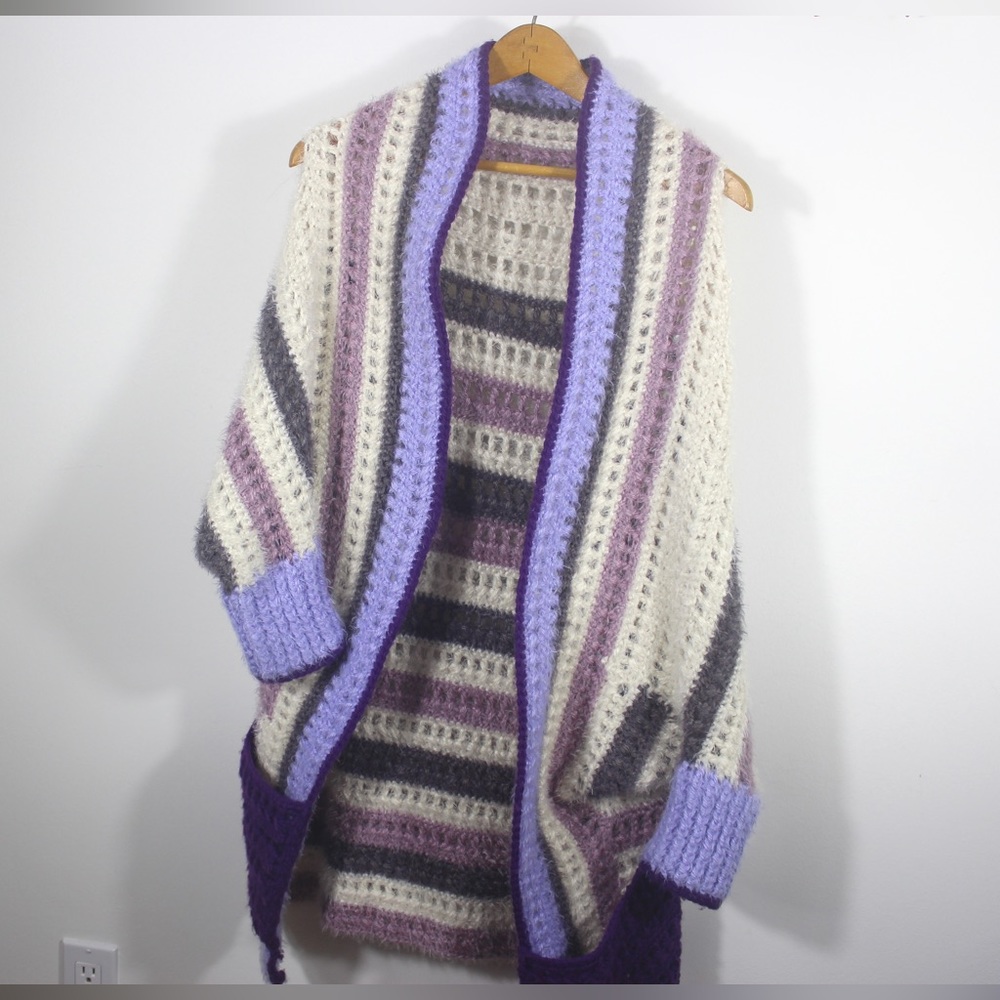 1990’s Chunky Boxy Sweater with Open Front Super Soft Fuzzy Purple White Cardiga